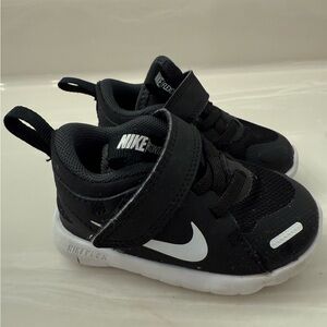 Baby/Toddler Nike Black and White Flex Sneakers 4C